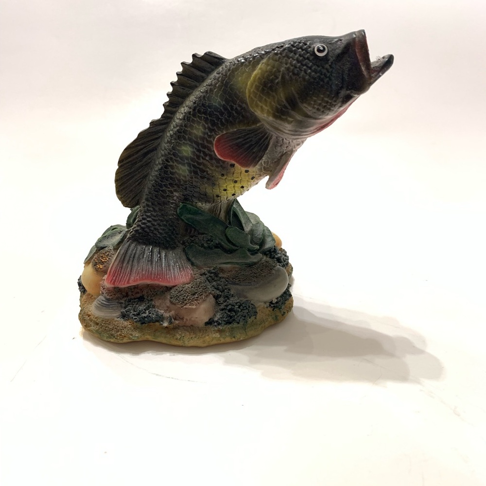Fish Statue - Picture 3 of 10